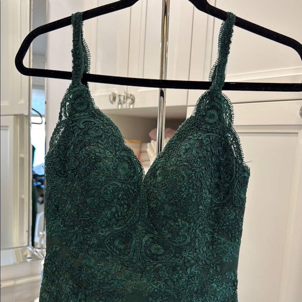 Elegant Green Lace Prom Dress